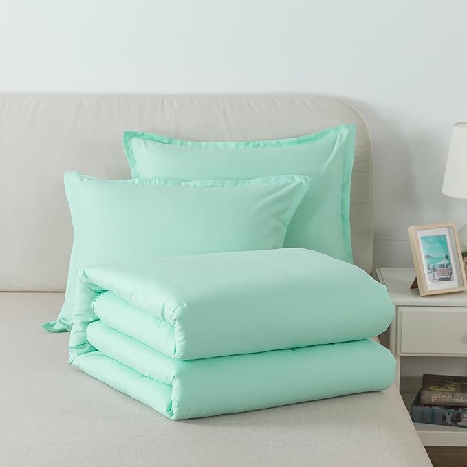 Full Size Sage Green Comforter Set, Solid Lightweight Down Alternative Soft Boho Bedding Comforter Set, Fluffy Microfiber Skin-Friendly Comforter for All Seasons with Pillowcases