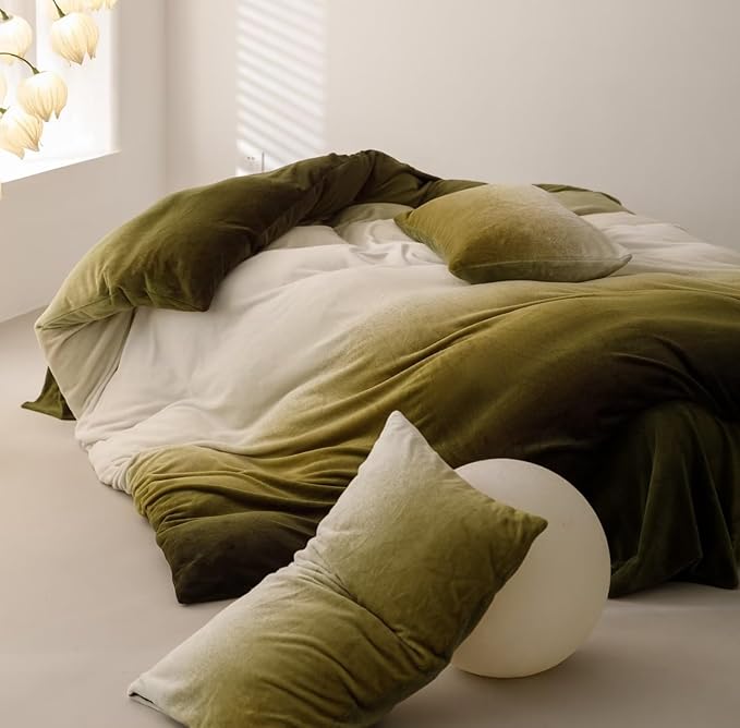 Green White Comforter Set Velvet Queen Gradient Olive Green Bedding Comforter Women Plain White and Army Green Gradient Soft Quilt Flannel Dark Green Comforter Warm Queen Bed Comforter