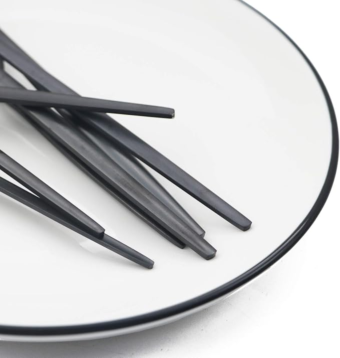 JASHII Silverware Set, 36 Piece Food Grade Stainless Steel Flatware Set Fork Spoon Knife Utensils for Daily Use and Party, Service for 6 Anti Rust, Safe in Dishwasher (Matte Black)