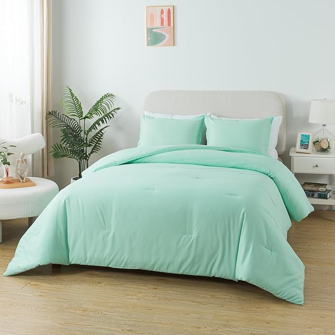 Full Size Sage Green Comforter Set, Solid Lightweight Down Alternative Soft Boho Bedding Comforter Set, Fluffy Microfiber Skin-Friendly Comforter for All Seasons with Pillowcases