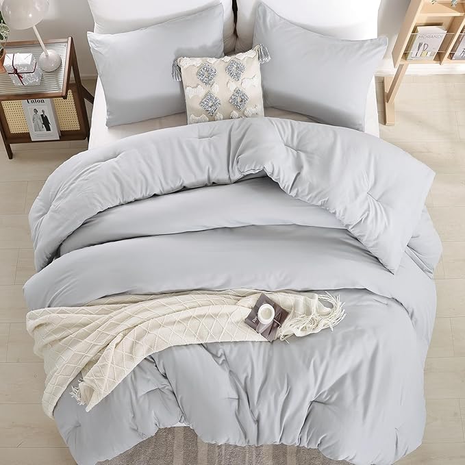 Light Grey Comforter Set King Size - 3 Pieces Lightweight Grey Solid Bedding Set - All Season Fluffy Microfiber Bed Set (1 Comforter, 2 Pillowcases)