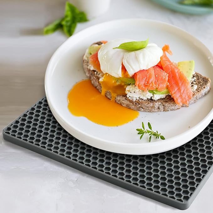 Joyhalo Trivets for Hot Dishes - Hot Pads for Kitchen, Silicone Pot Holders for Hot Pots and Pans, Silicone Mats for Kitchen Countertops, Table, Flexible Easy to Wash and Dry