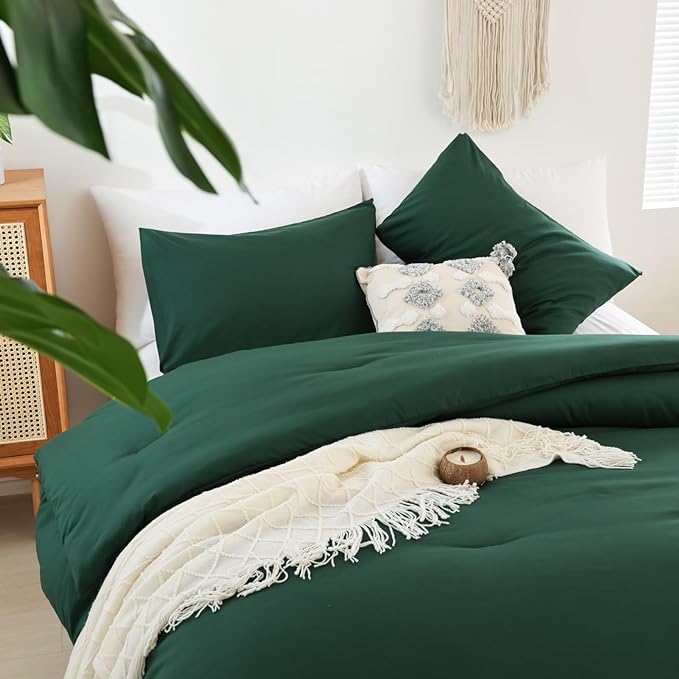 ROSGONIA Twin Comforter Set for College Girls Boys Dark Emerald Green, 1 Comforter 1 Pillowcase,Soft Dorm Bedding All Season Kids Comforter Sets