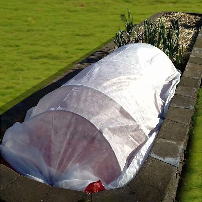 Agfabric Plant Covers Freeze Protection Floating Row Covers 6'x100' 0.9oz Plant Covers Freeze Sun Protection,Frost Cloth for Vegetables