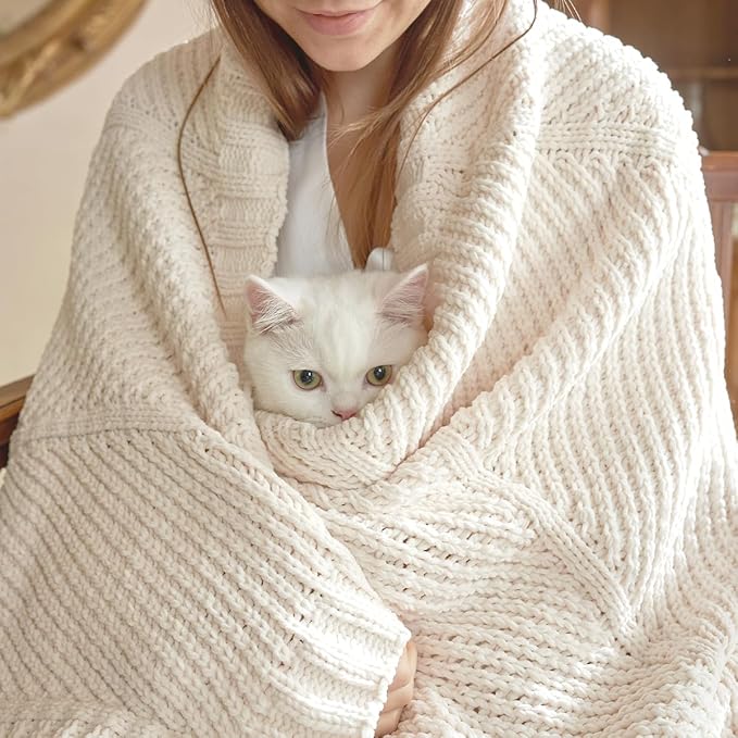 Amélie Home Chenille Knit Throw Blanket for Couch, Chevron Texture Decorative Soft Blanket for Sofa, Bed & Chair, 60"x80", Ivory
