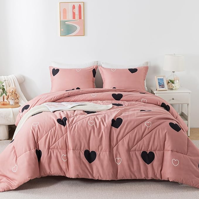 Love Pattern Girls Pink Comforter Set King Size, Cameo Brown Cute Love Heart Sexy Comforter Bedding Set for All Seasons, Soft Microfiber 3 Pieces Comforter Set with Pillowcases