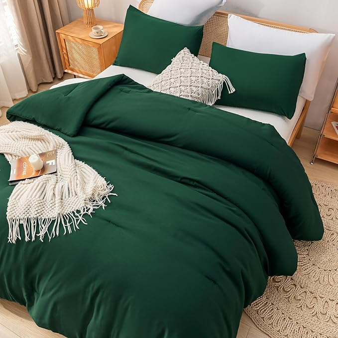 King Comforter Set Emerald Soft Microfiber Comforters Set for Women and Men Lightweight Down Alternative Comforter for All Season (1 Comforter, 2 Pillowcases)