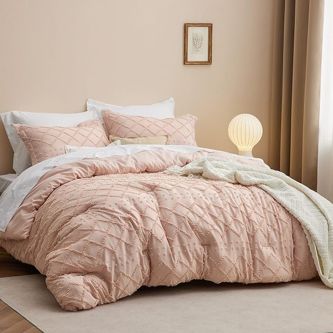 Bedsure California King Comforter Set - Coral Pink Boho Tufted Shabby Chic Bedding Comforter Set, 3 Pieces Vintage Farmhouse Bed Set for All Seasons, Fluffy Soft Bedding Set with 2 Pillow Shams