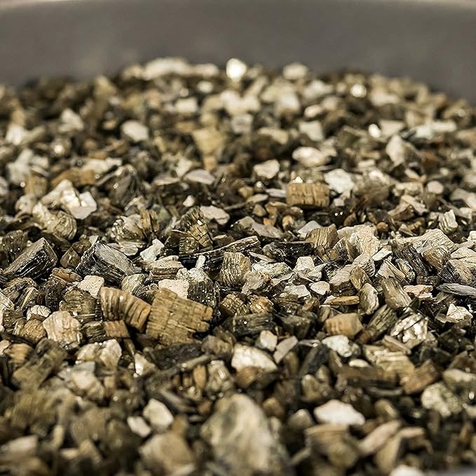 Horticultural Organic Vermiculite for Plants - Medium Grade - Natural Soil Additive for Gardening, Houseplants, Mushrooms, Potted Plants, Hydroponics, Terrariums (3 Quart)
