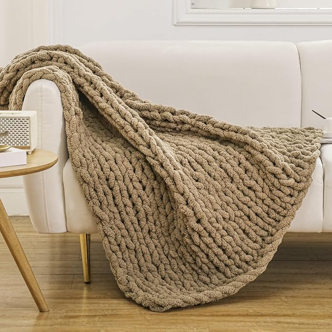 WESHIONGOO Chunky Knit Blanket Throw 40"×40" Knitted Throw Blankets for Couch Bed Fluffy Soft Blanket with Jumbo Chenille Yarn Thick 100% Handmade (Brown)