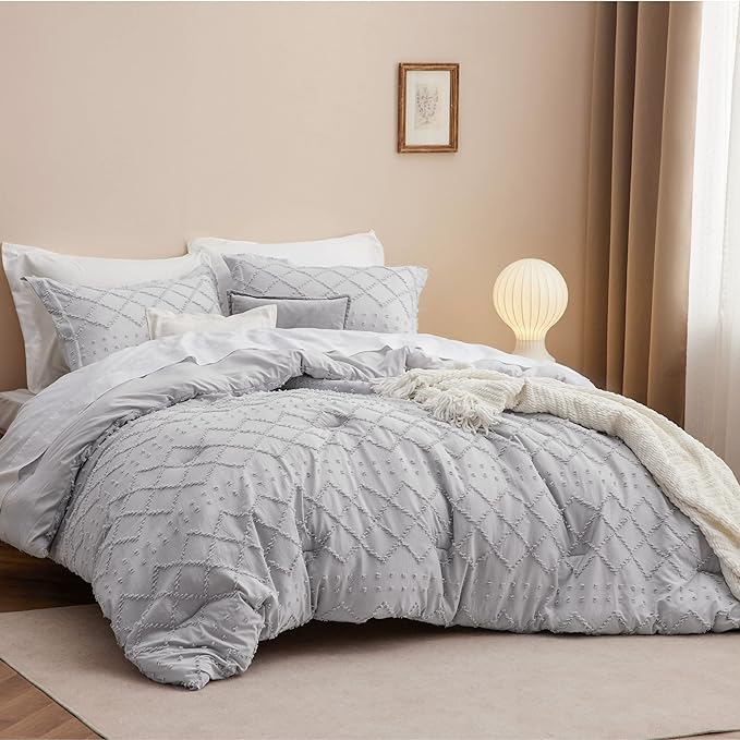 Bedsure Queen Comforter Set - Light Grey Comforter, Boho Tufted Shabby Chic Bedding Comforter Set, 3 Pieces Vintage Farmhouse Bed Set for All Seasons, Fluffy Soft Bedding Set with 2 Pillow Shams