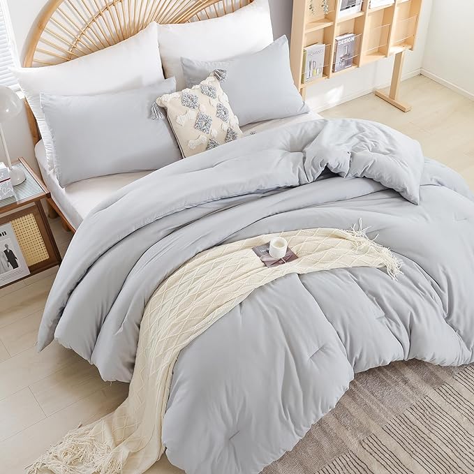 Light Grey Comforter Set King Size - 3 Pieces Lightweight Grey Solid Bedding Set - All Season Fluffy Microfiber Bed Set (1 Comforter, 2 Pillowcases)