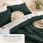 Bedsure California King Comforter Set - Forest Green Comforter, Boho Tufted Shabby Chic Bedding Comforter Set, 3 Pieces Farmhouse Bed Set for All Seasons, Fluffy Bedding Set with 2 Pillow Shams