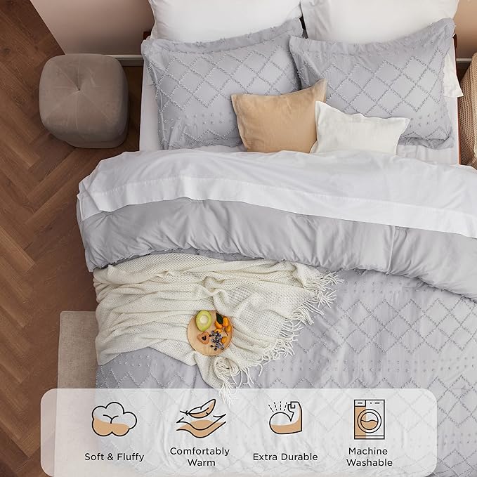 Bedsure Queen Comforter Set - Light Grey Comforter, Boho Tufted Shabby Chic Bedding Comforter Set, 3 Pieces Vintage Farmhouse Bed Set for All Seasons, Fluffy Soft Bedding Set with 2 Pillow Shams