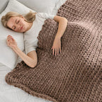Maetoow Tighter Version Chenille Chunky Knit Blanket Throw （50×60 Inch）, Handmade Warm & Cozy Blanket Couch, Bed, Home Decor, Soft Fleece Banket, Boho Thick Blankets and Giant Yarn Throws，Brown